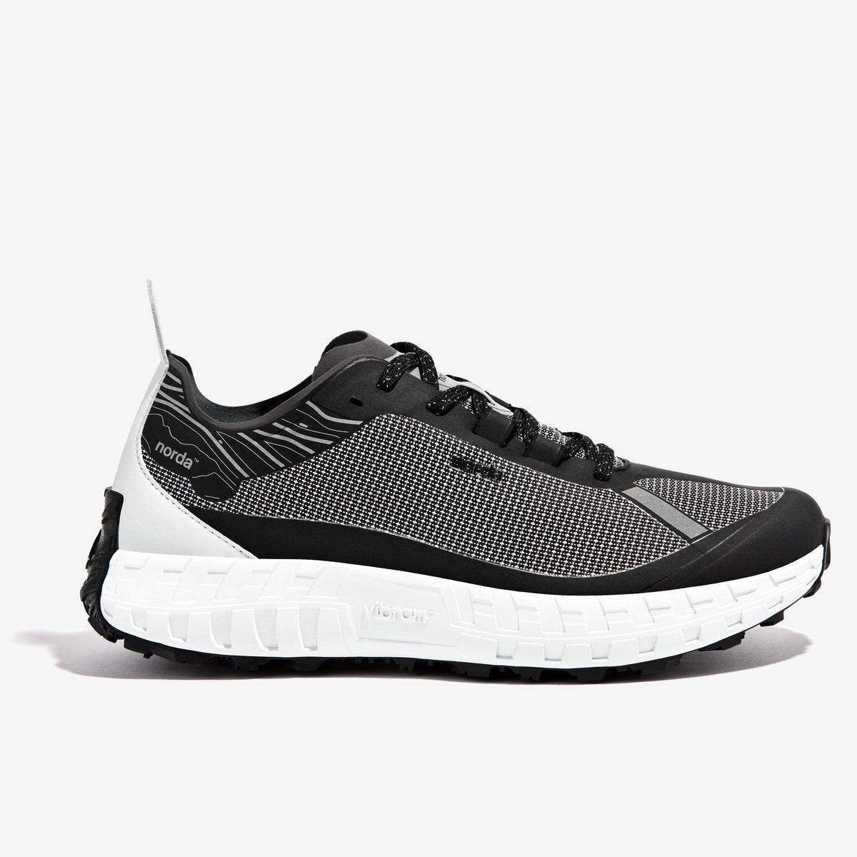 norda 001 — Black
