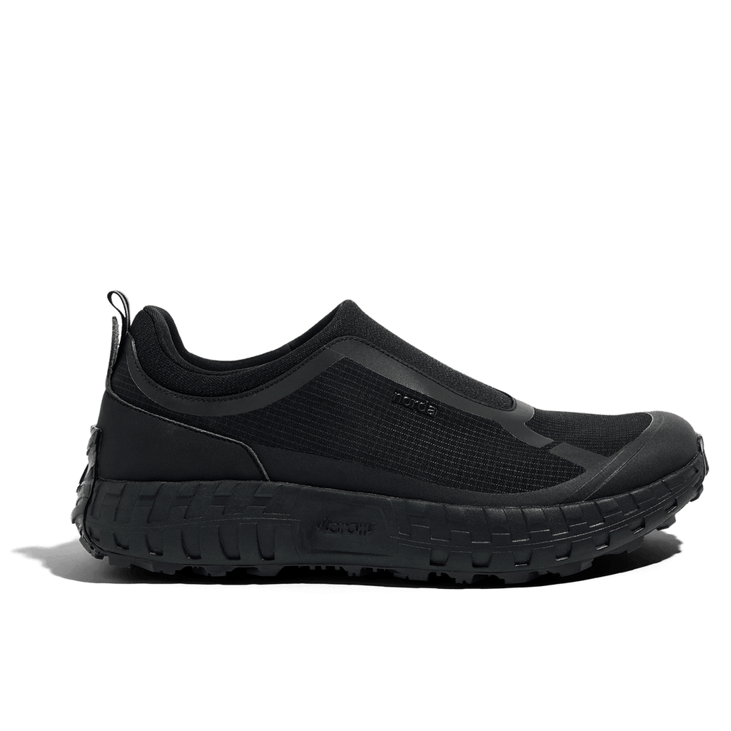 norda 003 — Pitch Black trail shoe — product view 1